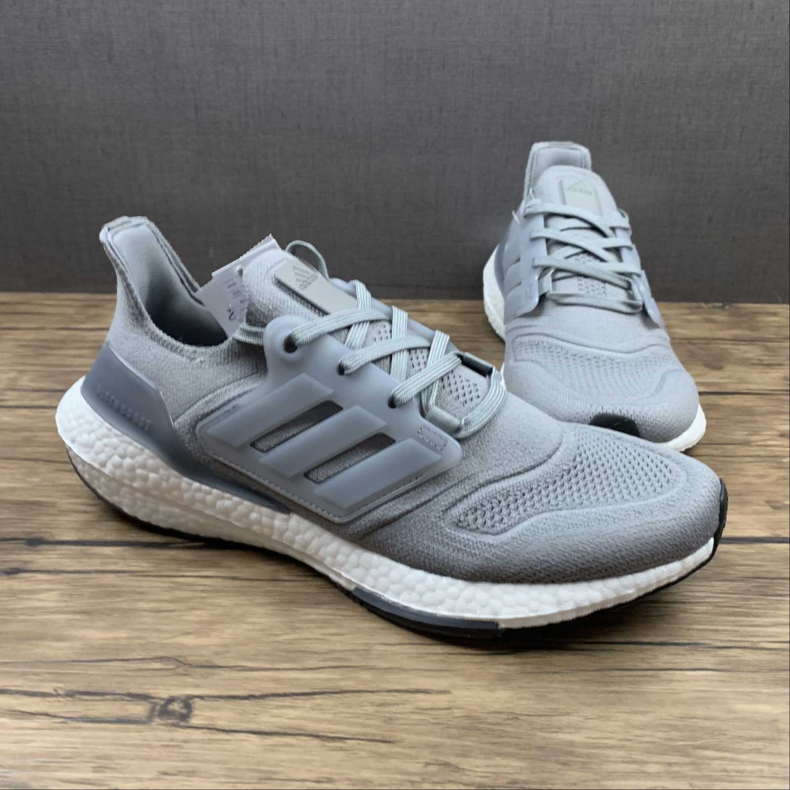 Adidas Ultraboost 22