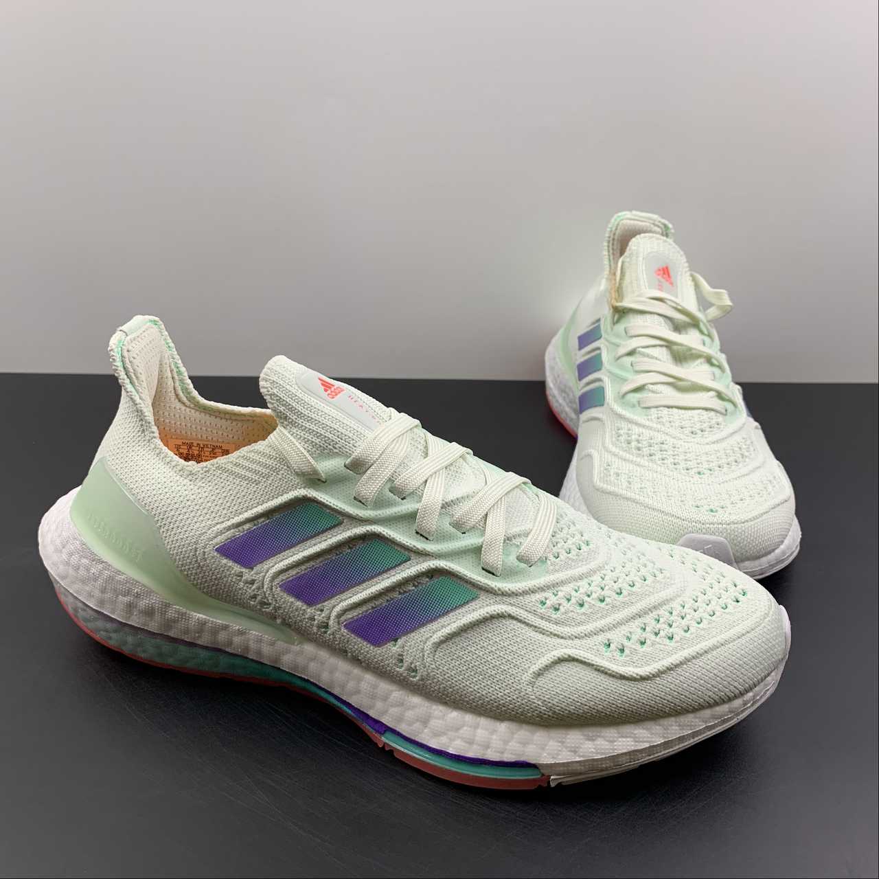 Adidas Ultraboost 22