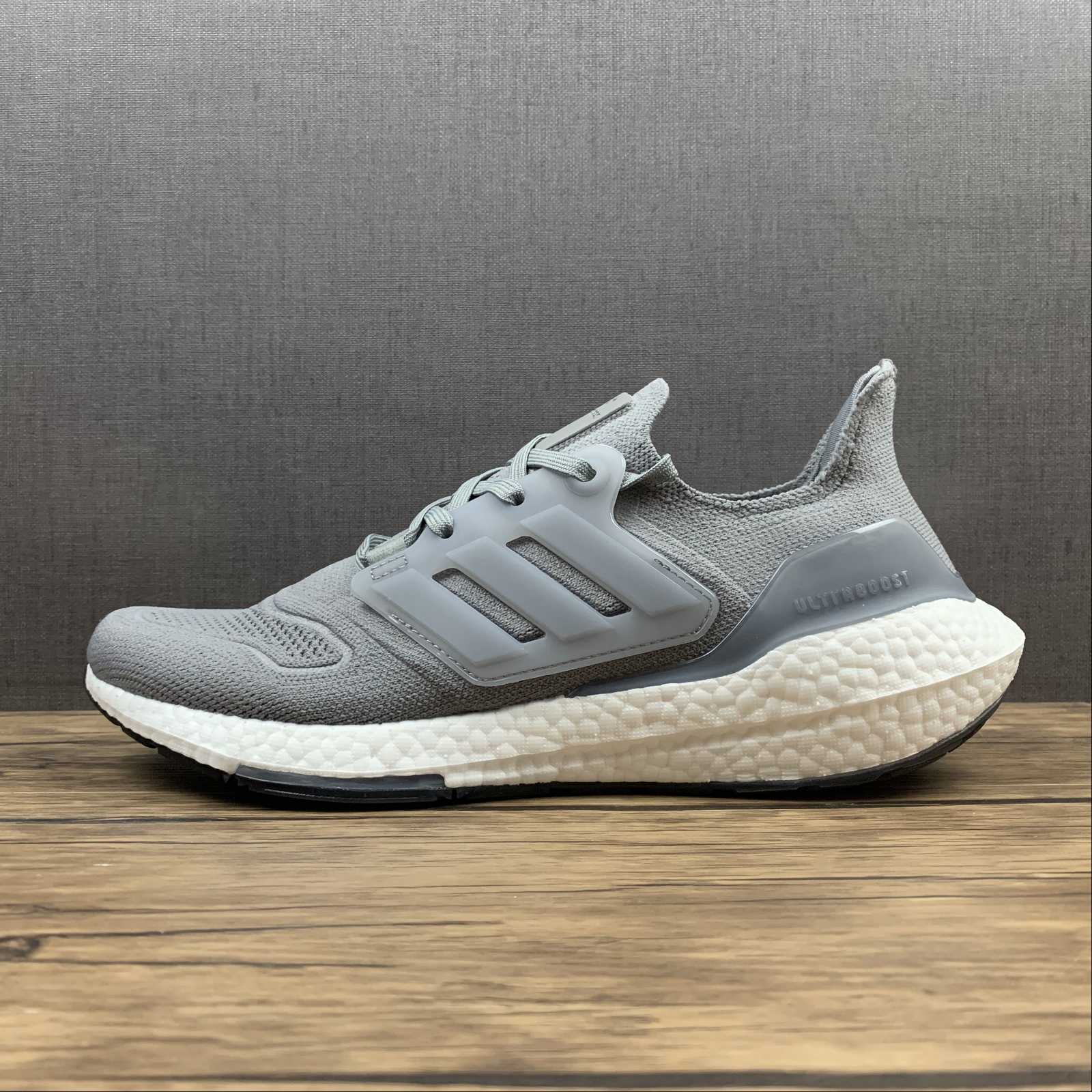 Adidas Ultraboost 22