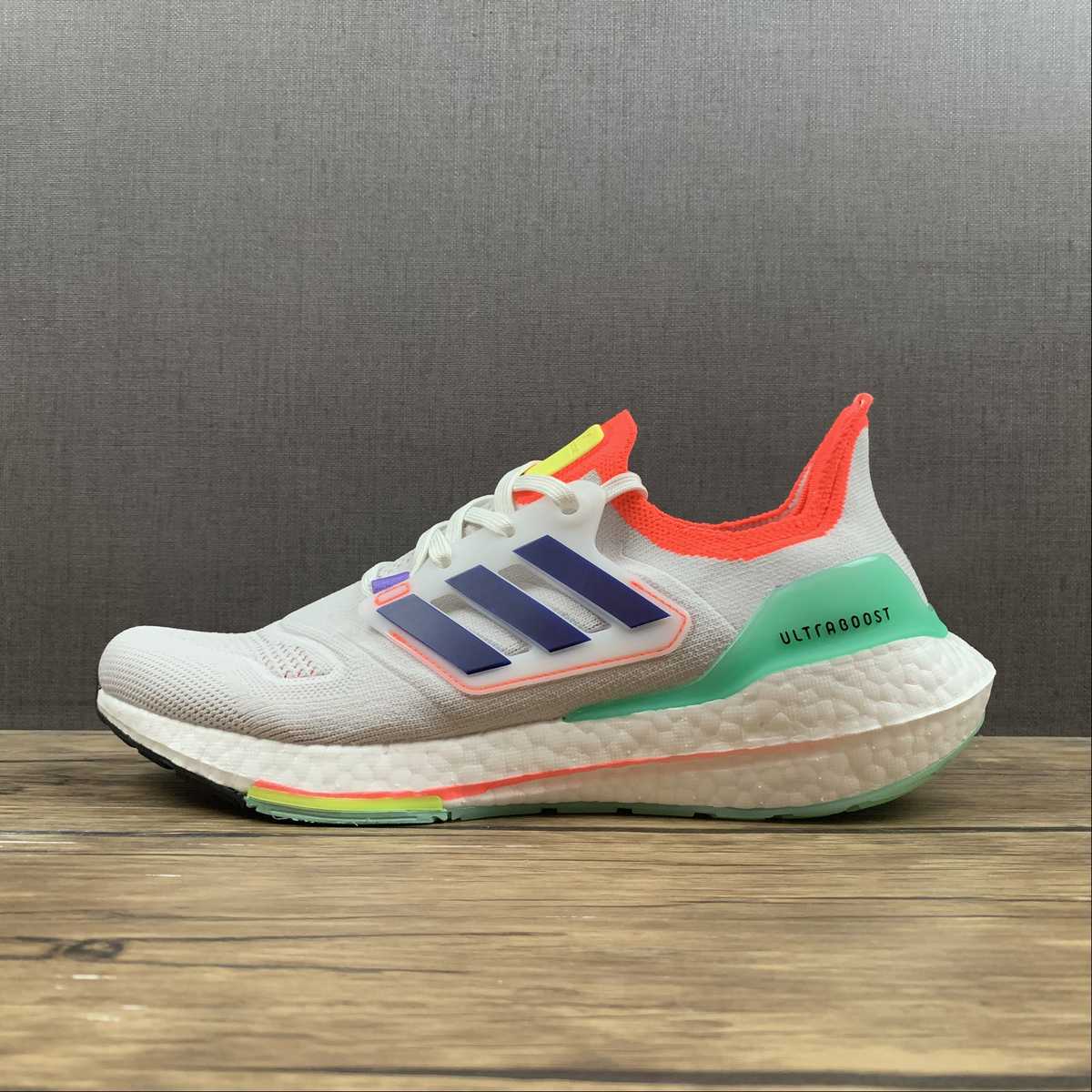 Adidas Ultraboost 22